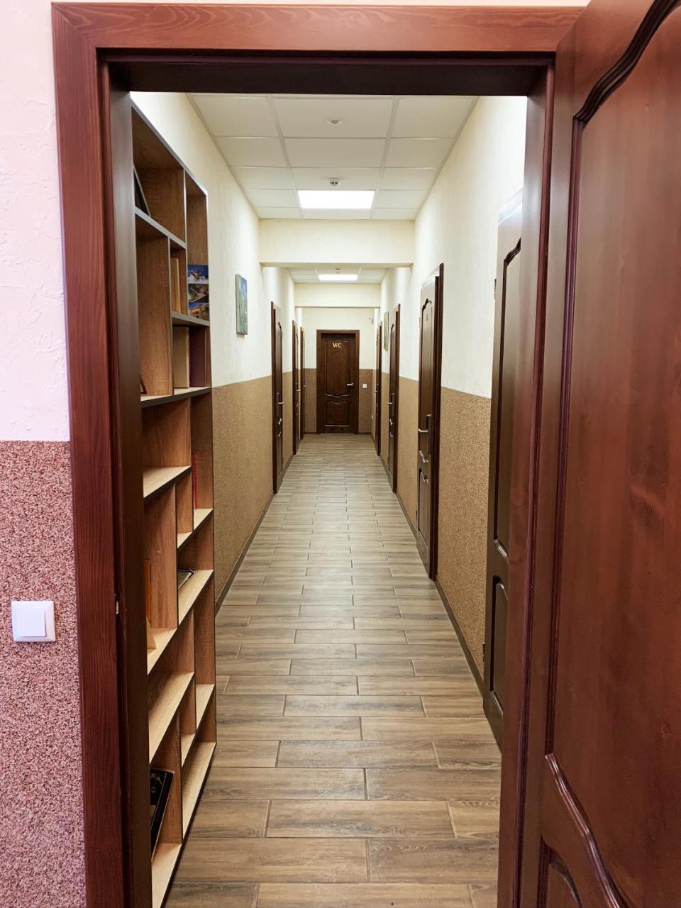 Hostel Gulliver Uzhhorod Ngoại thất bức ảnh